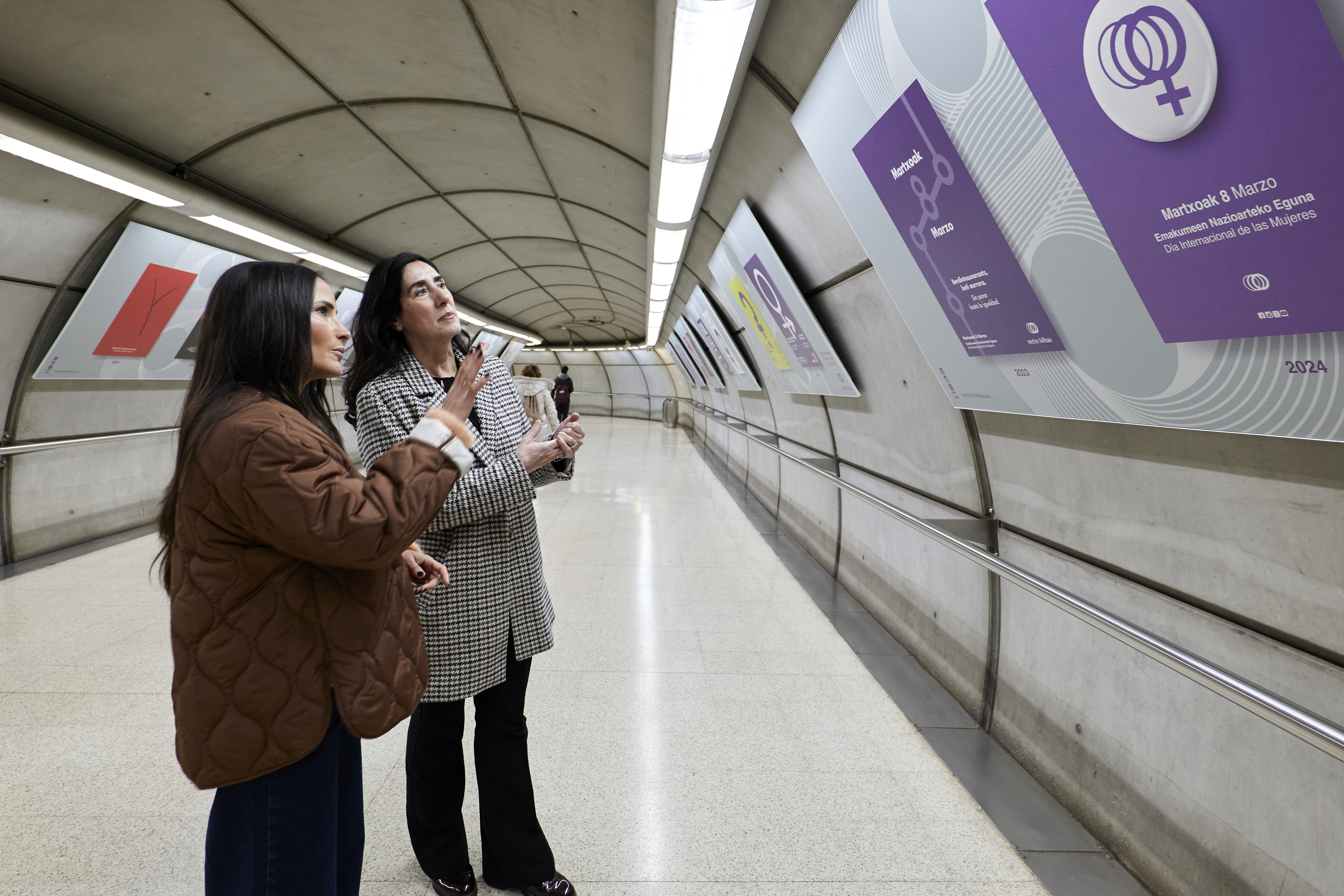Una conmemorativa exposición recoge los 25 años de trabajo de Metro Bilbao en materia de Igualdad